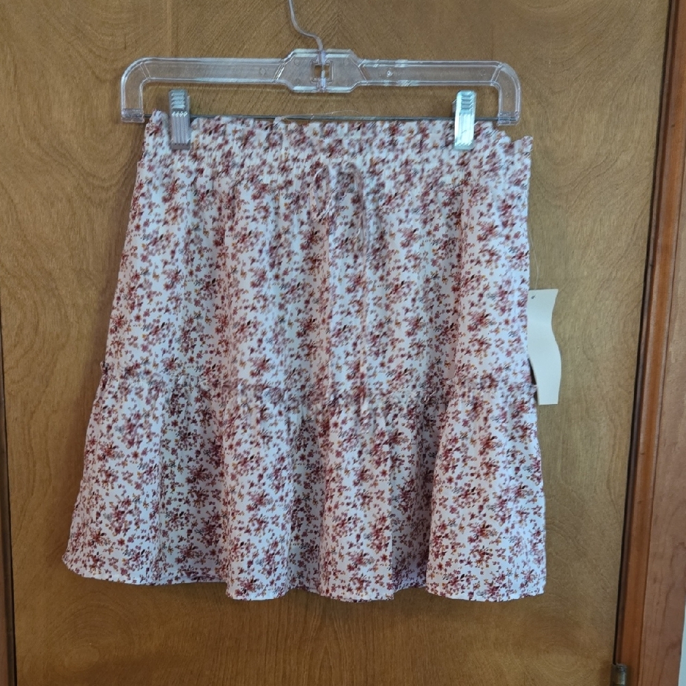 Paper Crane Medium Short Pink Floral Tiered Skirt